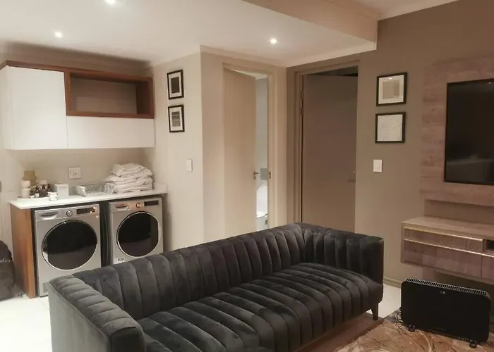 Apartment In Sandton, Masinginta Towers
